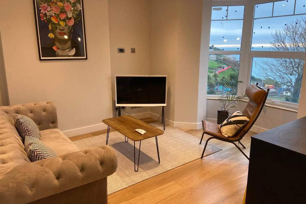 Spacious 1 Bedroom Apartment With Sea Views New Quay Eksteriør billede